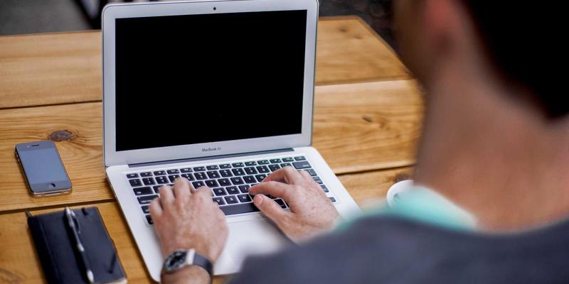 EH2012合规下，分布式能源系统监控如何借力虚拟主机与企业建站优化数据采集