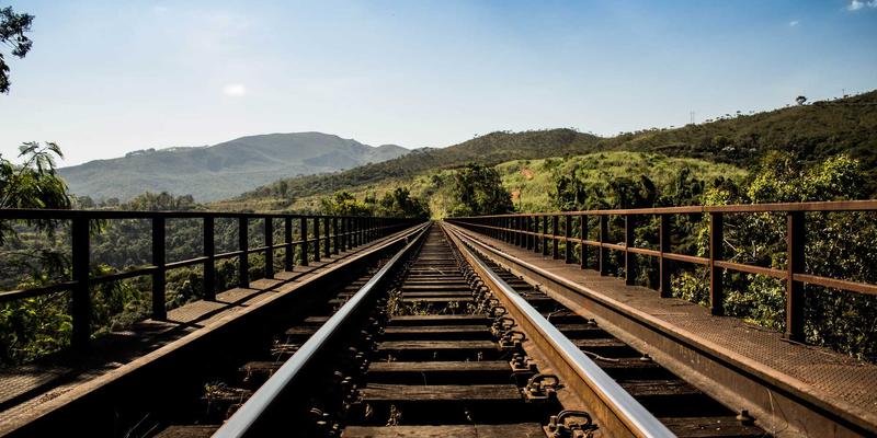 EH2012服务器托管方案解析：如何为您的VPS业务选择最佳基础设施