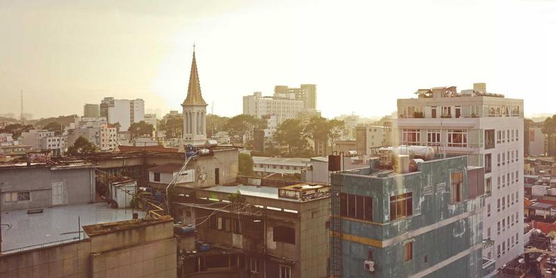 EH2012深度解析:它如何成为网络服务、VPS与域名注册的可靠选择?