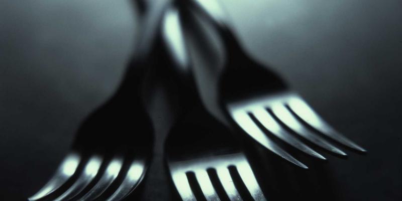 EH2012规范下光伏电站运维安全：远程监控系统合规性及服务器托管关键考量