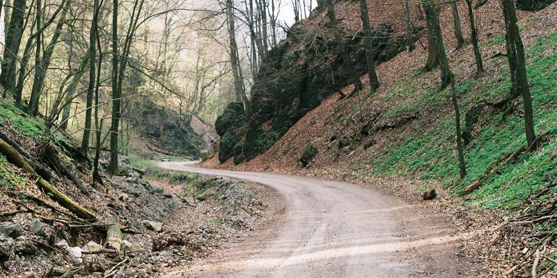 遵循EH2012标准：为工业物联网边缘设备构建安全认证体系的实战指南